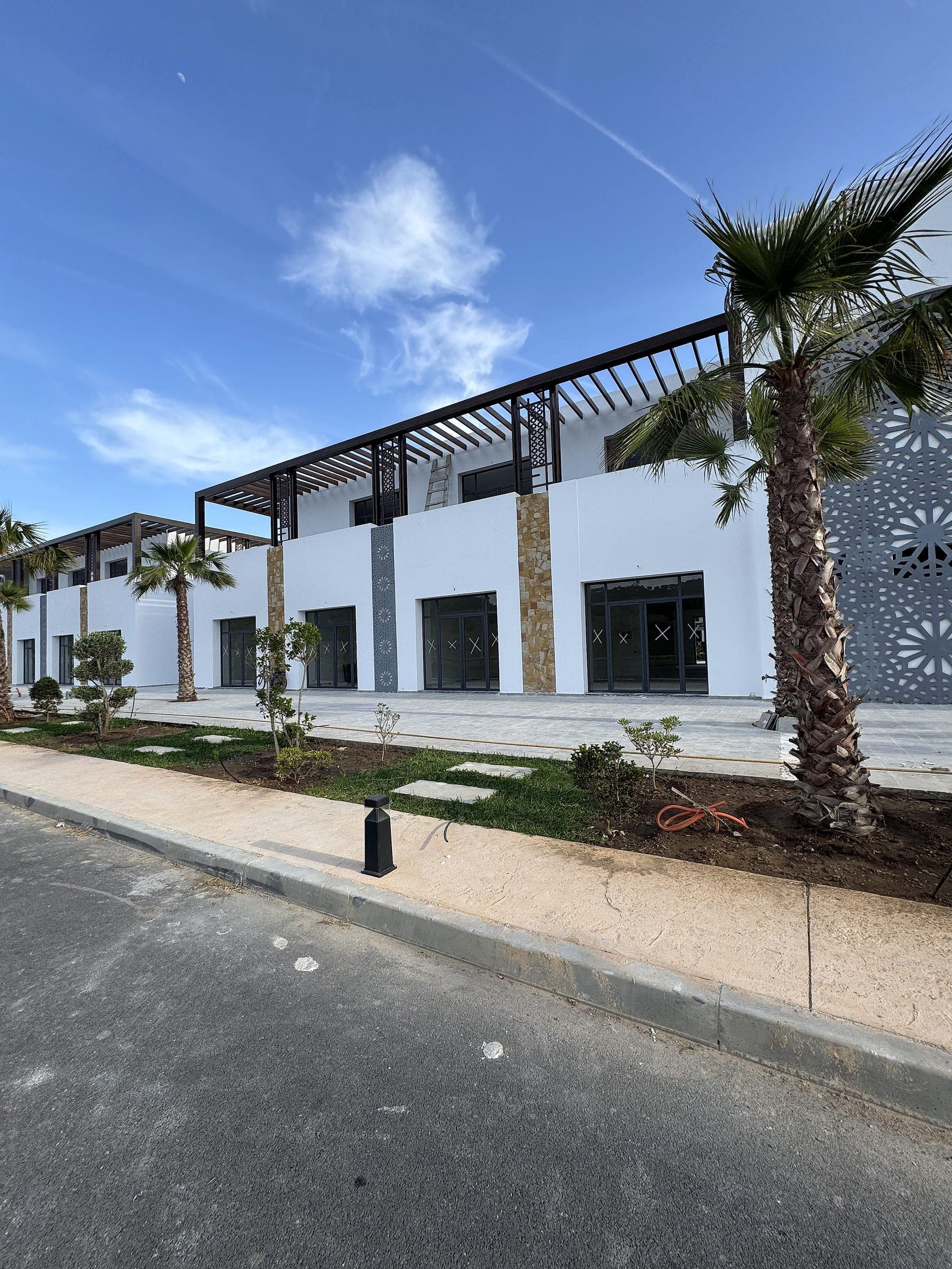 Façade Commerciale & Structure Aluminium